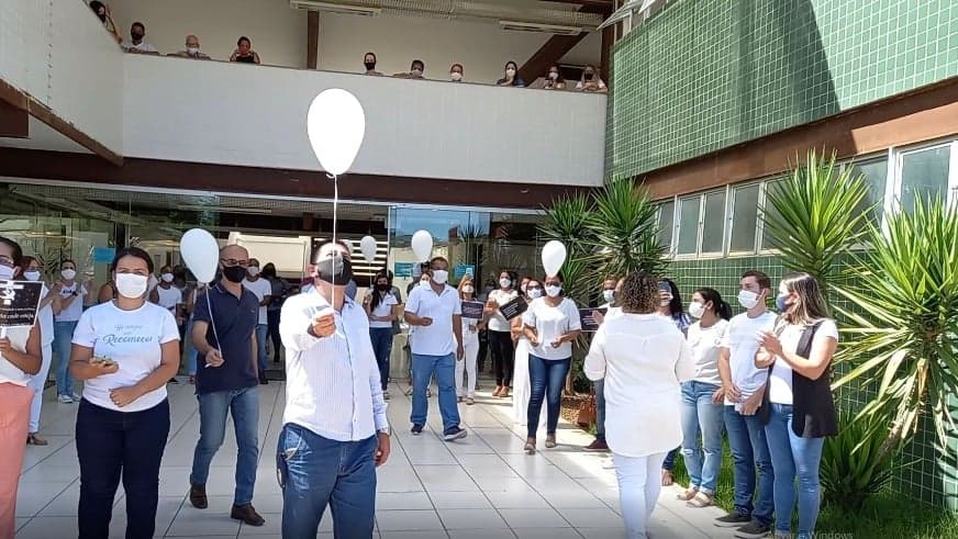 Servidores da prefeitura de Santana do Paraíso prestam homenagem a Priscila