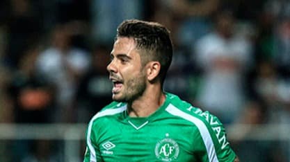 Chapecoense garante retorno do atacante Henrique Almeida