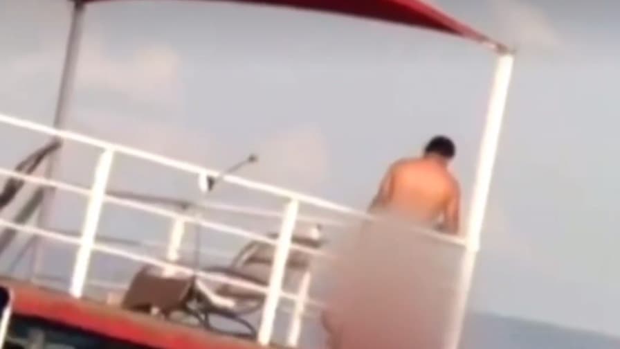 Vídeo de casal fazendo sexo em flutuante viraliza