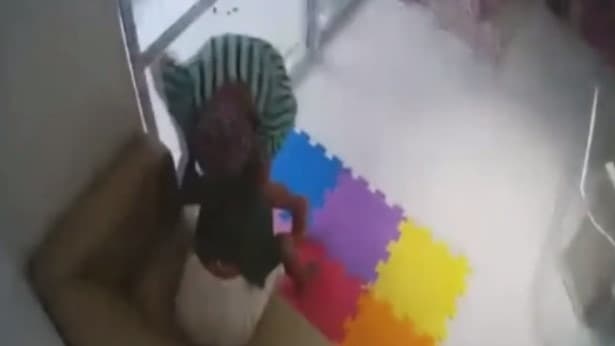 CASO BABÁ: vídeo mostra agressões e vítima desmaiando antes de pular de prédio
