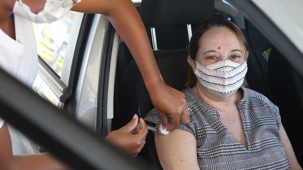 Aracaju chega à marca de 500 mil pessoas vacinadas contra covid-19 