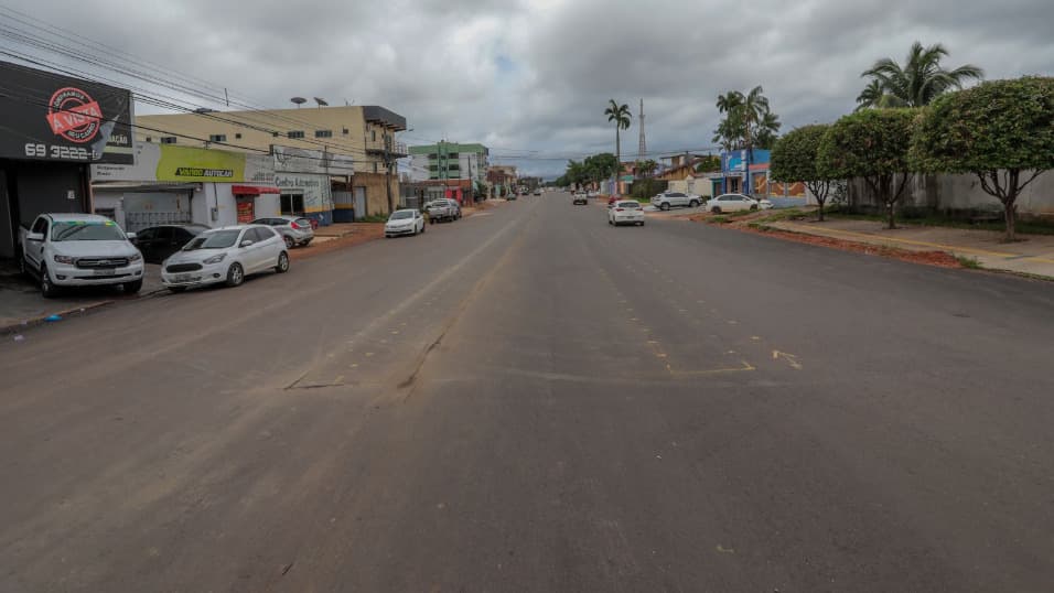 Após obras de alargamento, rua Venezuela terá canteiro central e ciclovia 