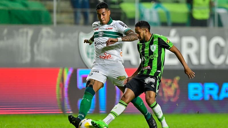 América-MG vence o Coritiba e se aproxima da zona da Libertadores