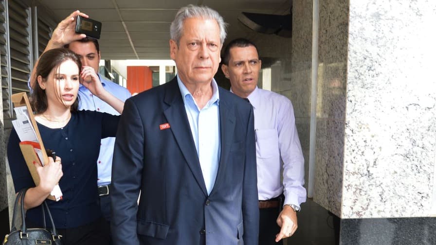 Ex-ministro José Dirceu é internado em Brasília com hematoma na cabeça e passa por cirurgia de urgência