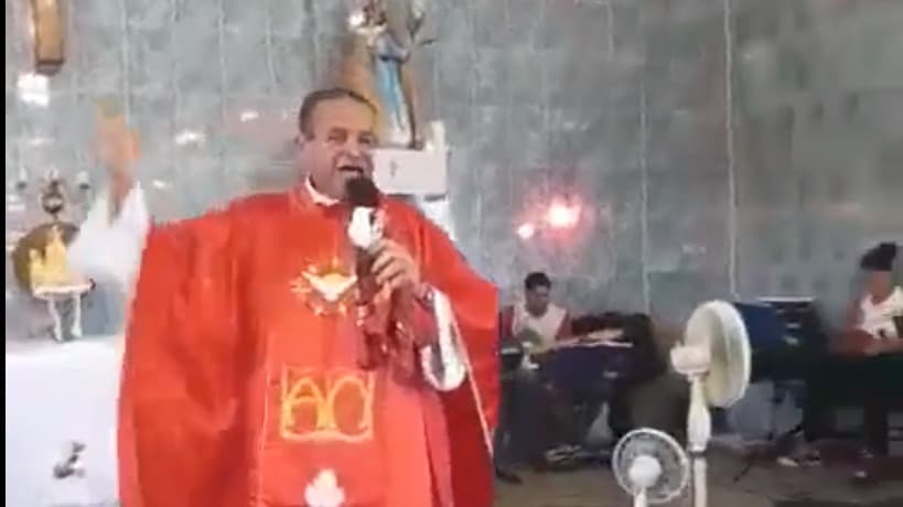 Padre anima fiéis com samba em missa e viraliza nas redes sociais; veja vídeo