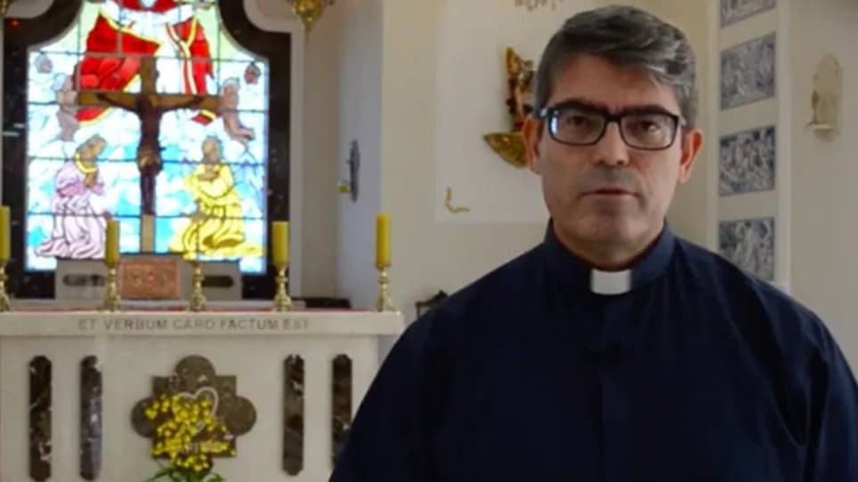  Padre solicita dispensa da diocese após engravidar mulher