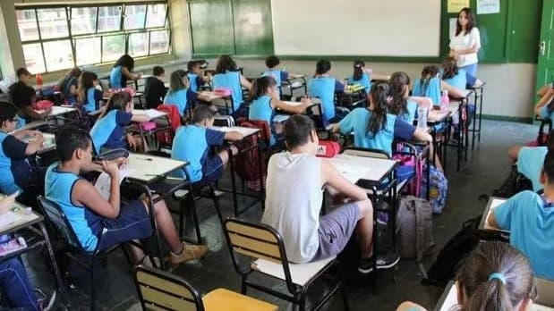  Minas Gerais implementa programas de saúde mental em escolas para prevenir bullying e violência