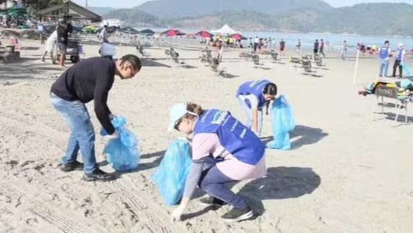 Mais de 7 kg de microlixo são removidos em mutirão de limpeza na praia de Santos