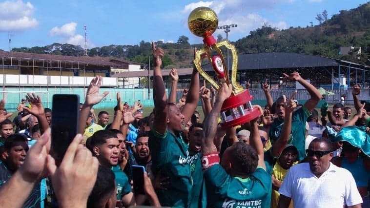 Macuco é campeão da temporada do Campeonato de Futebol do Setor7 em Timóteo