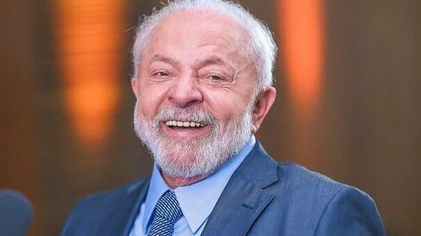 Lula critica baixo imposto sobre heranças e falta de doações ao governo