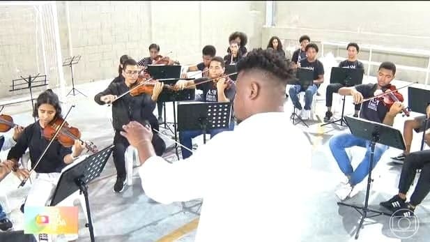 Projeto em Vila Isabel oferece aulas de música erudita e forma jovens conscientes