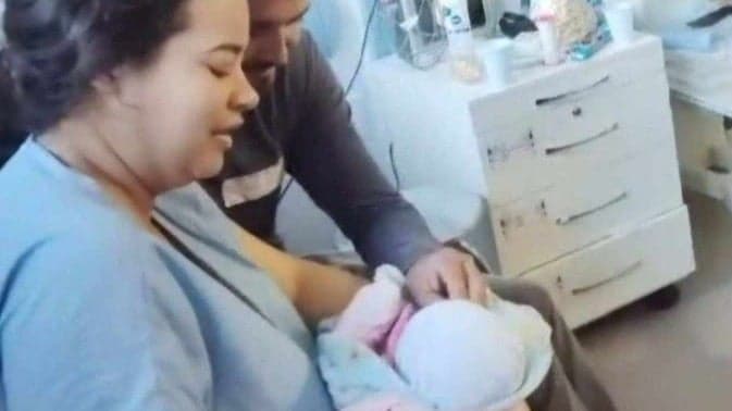 Bebê sequestrada é encontrada e devolvida aos pais em Uberlândia