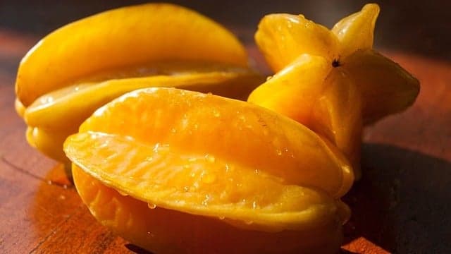 Carambola: toxina presente na fruta pode ser fatal, alerta especialista