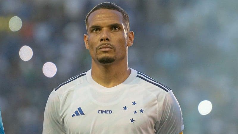 Vitória reforça elenco com zagueiro Neris do Cruzeiro