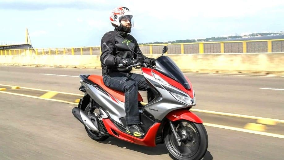 Tecnologia da Honda promete scooter com acelerador no pé e motor híbrido