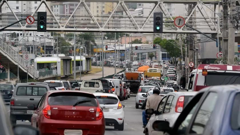 Prazo para renovação do CRLV 2024 termina neste sábado; governo realiza mutirão virtual