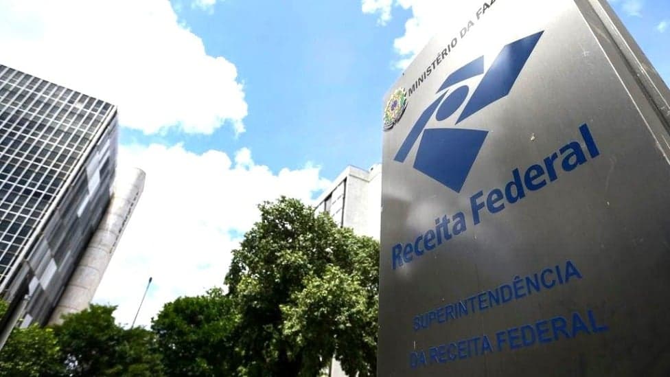 Mais de 1.200 aprovados são convocados pela Receita Federal