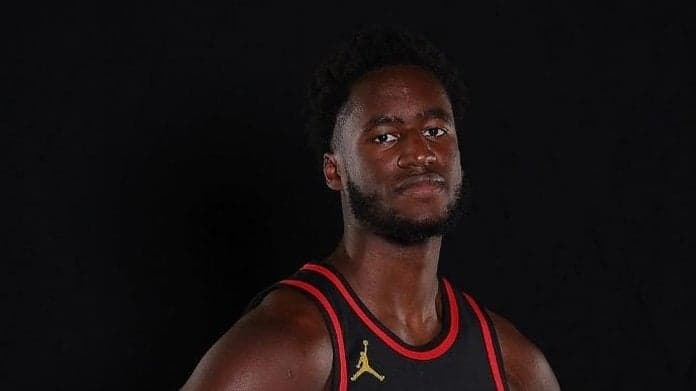 Jogador da NBA anuncia aposentadoria aos 21 anos para se dedicar à religião