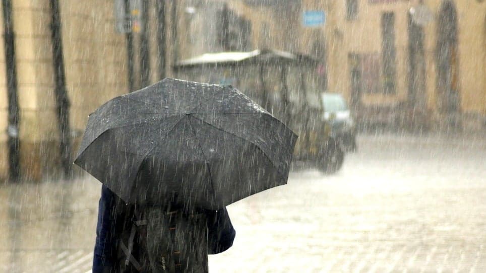 Previsão de chuva intensa coloca dezenas de cidades de Minas Gerais em alerta