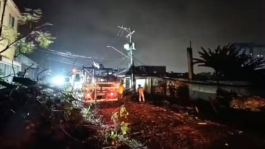 Temporal em São Paulo deixa 32 mil residências sem energia