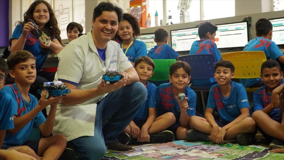 Tecnologia transforma a educação em Ipatinga e reforça o papel crucial do professor