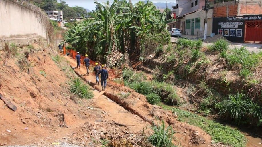 Prefeitura realiza obra de esgotamento sanitário em Timóteo