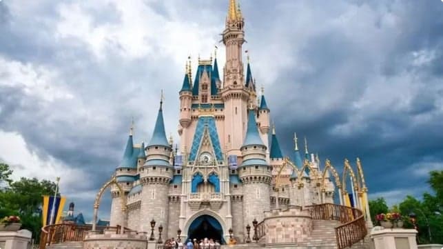 Disney fecha parques em Orlando devido à chegada do furacão Milton