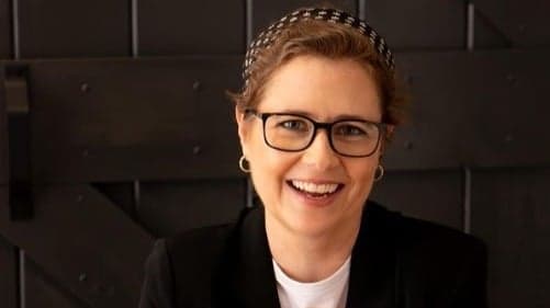 Atriz de 'The Office' revela diagnóstico de câncer de mama