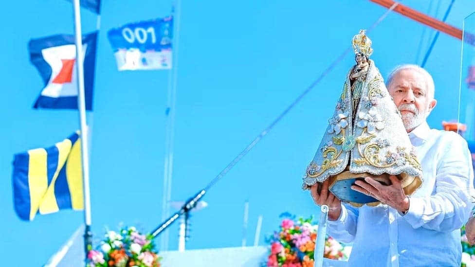 Em Belém, Lula participa da romaria fluvial do Círio de Nazaré