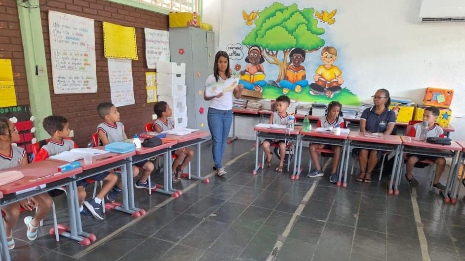 Professora de Timóteo é premiada em concurso nacional 