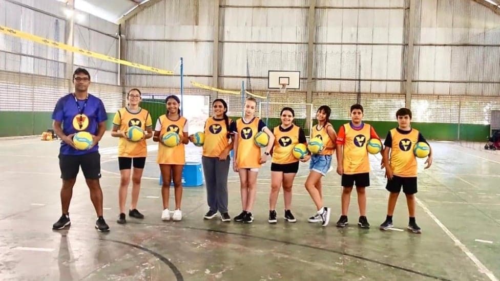 Ipatinga abre inscrições para Projeto Viva Vôlei, com treinos gratuitos para crianças e jovens