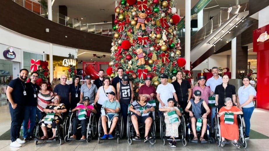 Shopping Vale do Aço promove Natal Solidário com ações para idosos e crianças carentes