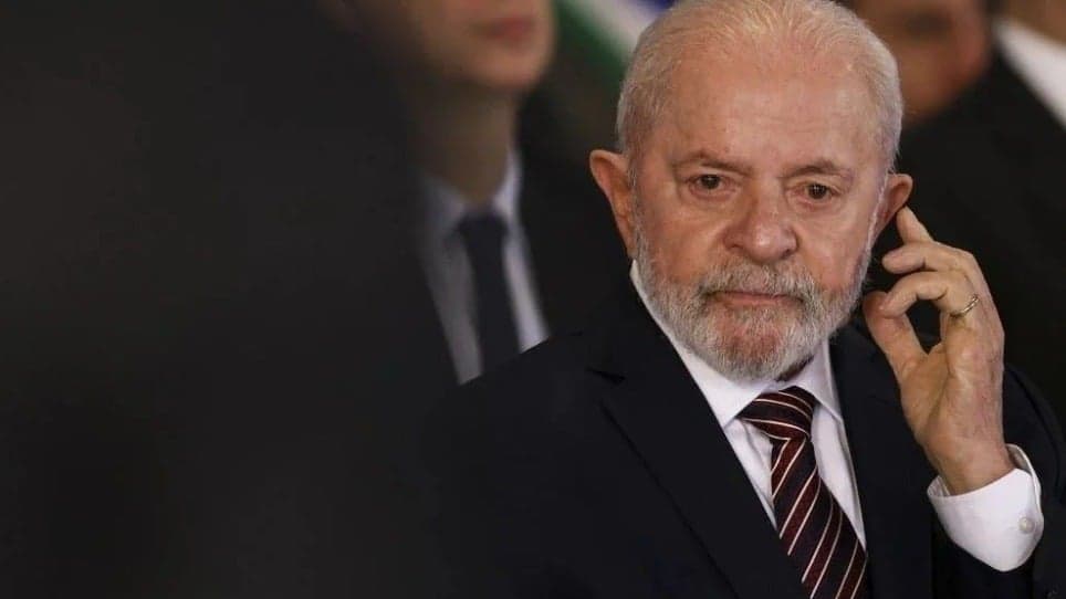 Lula é operado de emergência em SP após hemorragia craniana