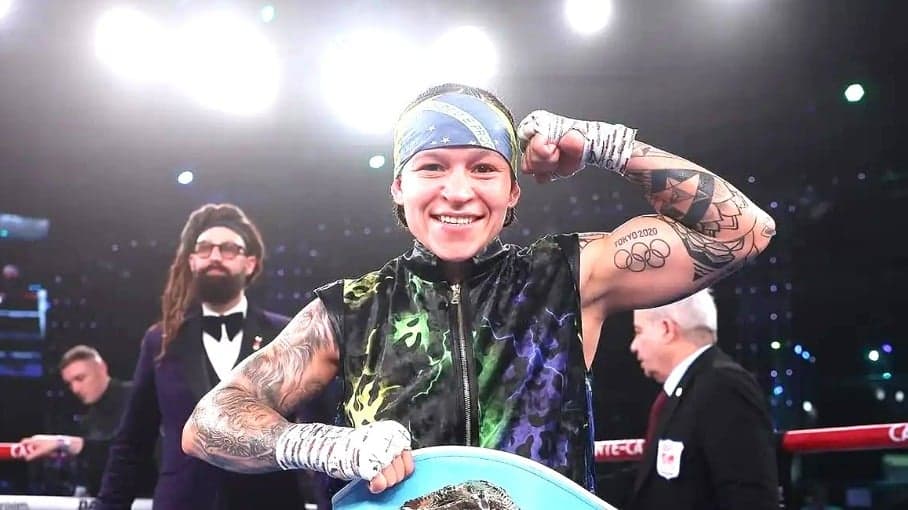 Vitória no boxe: Bia Ferreira derrota francesa e mantém cinturão da IBF