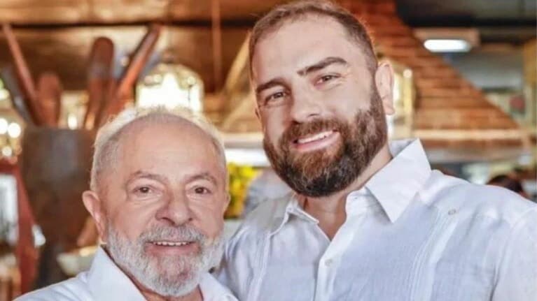 Filho de Lula ironiza internação de Bolsonaro e faz comparação com recuperação do pai