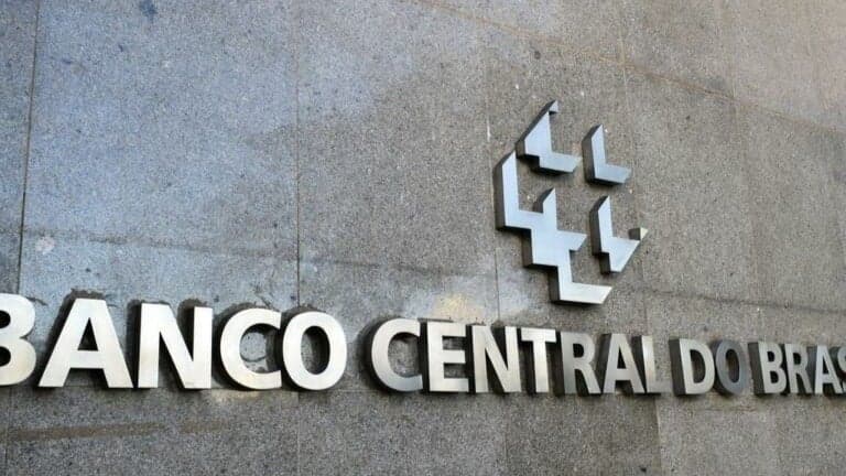 Risco fiscal é apontado como principal ameaça à estabilidade financeira, aponta Banco Central