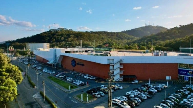 Shopping Vale do Aço terá horário especial de fim de ano; saiba mais 