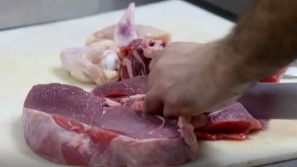 Preço da carne sobe e pressiona inflação de novembro, aponta IBGE