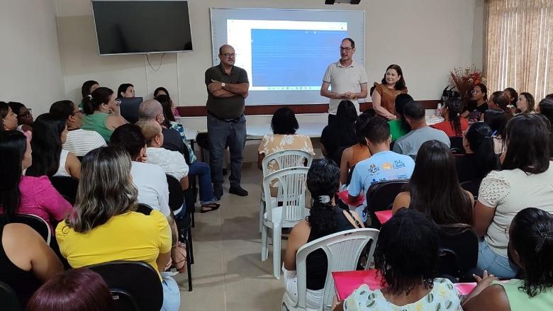 Agentes de saúde e endemias são treinados para melhorar atendimentos em Belo Oriente