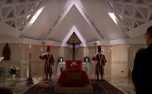 Últimas homenagens a Papa Francisco começam com cerimônia no Vaticano