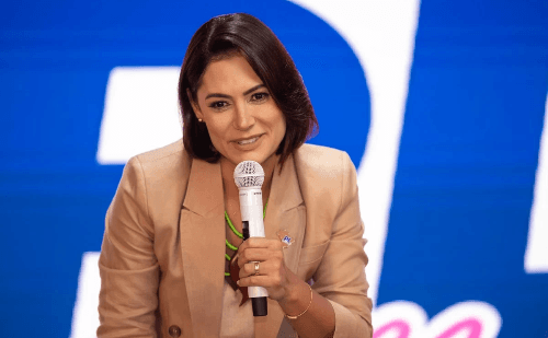 Michelle convoca jejum e oração pela saúde de Bolsonaro