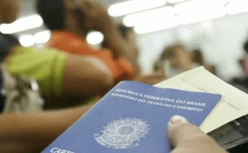 Estado de Minas promete 1 milhão de empregos até 2026