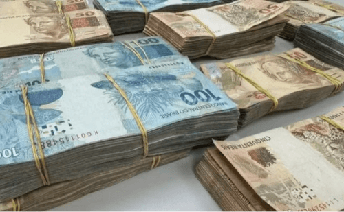 Com apenas R$ 2,50, brasileiro ganha mais de R$ 8 milhões na Quina