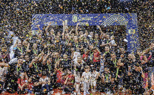 Natália brilha e Osasco conquista título da Superliga sobre Sesi-Bauru