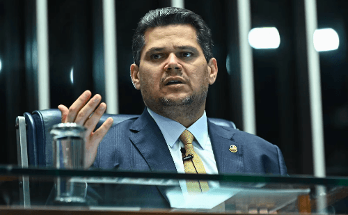 Projeto costurado por Alcolumbre e STF pode reduzir penas do 8 de Janeiro