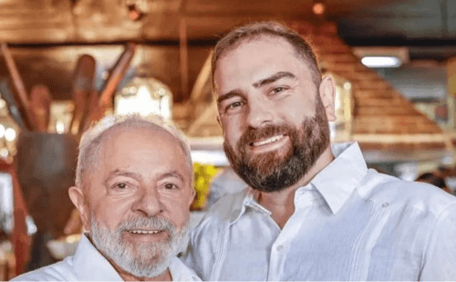Lula recebe o filho Luis Cláudio durante agenda de Janja na Rússia