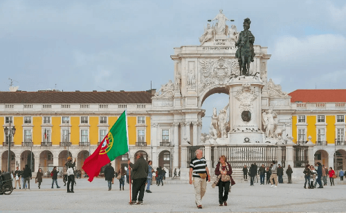 Brasil confirma número 'irrisório' de expulsões entre 18 mil imigrantes em Portugal