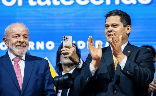 Lula viaja com comitiva, Janja e ministros à Rússia e China