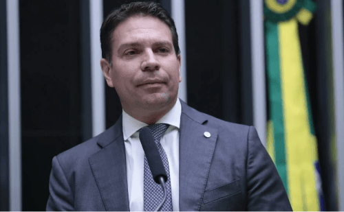 STF sofre revés após Câmara barrar ação penal contra Ramagem