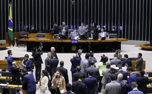 Projeto amplia número de deputados e eleva gastos do Congresso